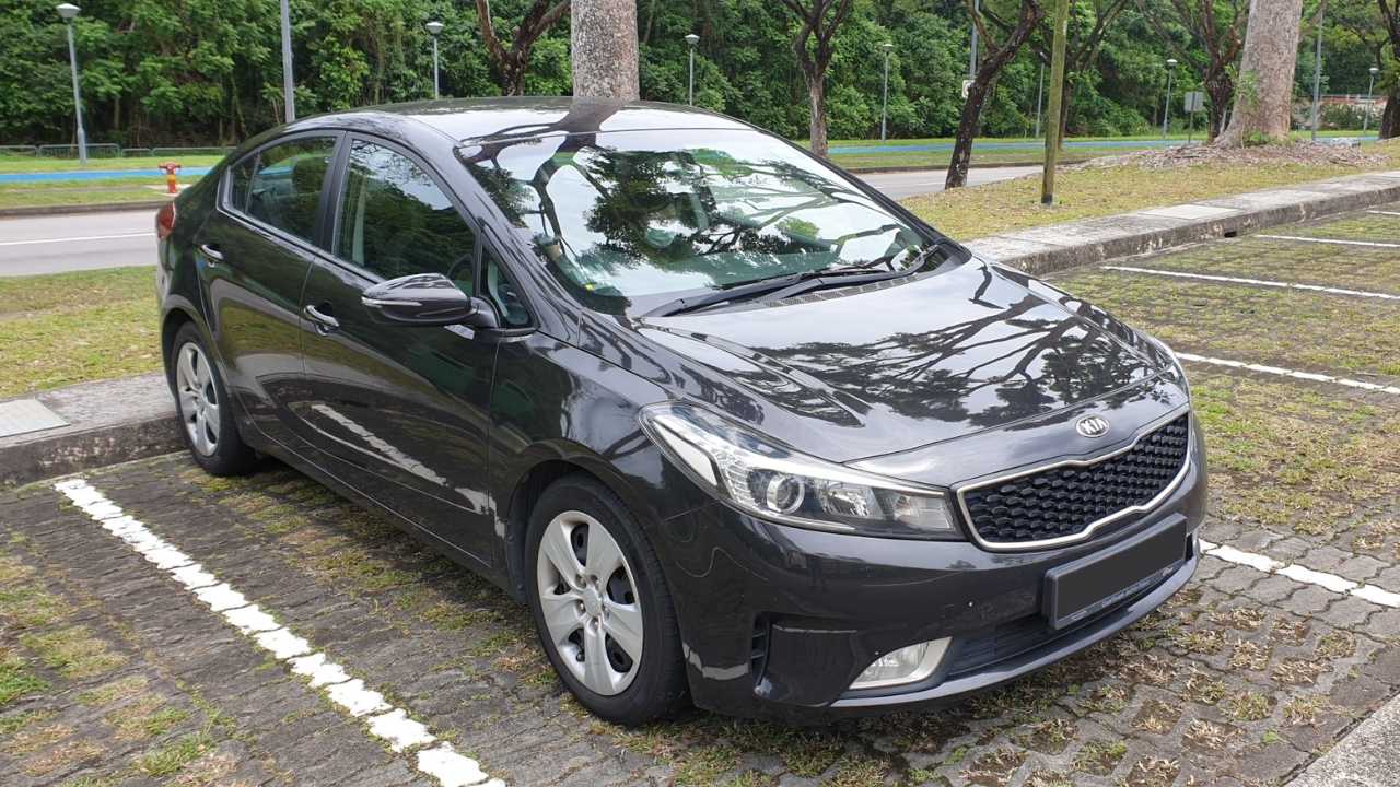 Kia Cerato (K3) dành cho khách hàng trẻ tuổi yêu thích vẻ đẹp hiện đại và trải nghiệm lái thể thao